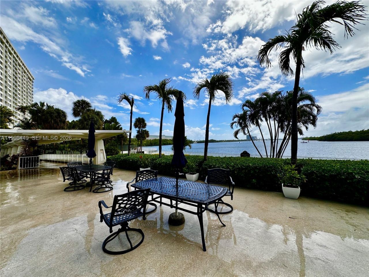 500 Bayview Dr, Unit 717, Sunny Isles Beach, FL 33160 Photo