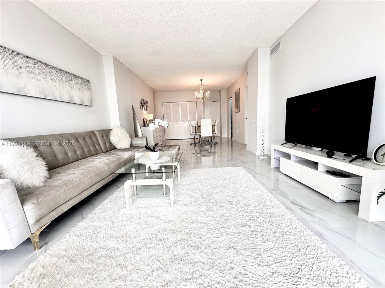 500 Bayview Dr, Unit 717, Sunny Isles Beach, FL 33160 Photo