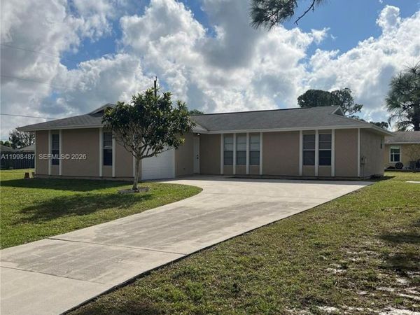 592 SW Todd Ave , Port St. Lucie, FL 34983