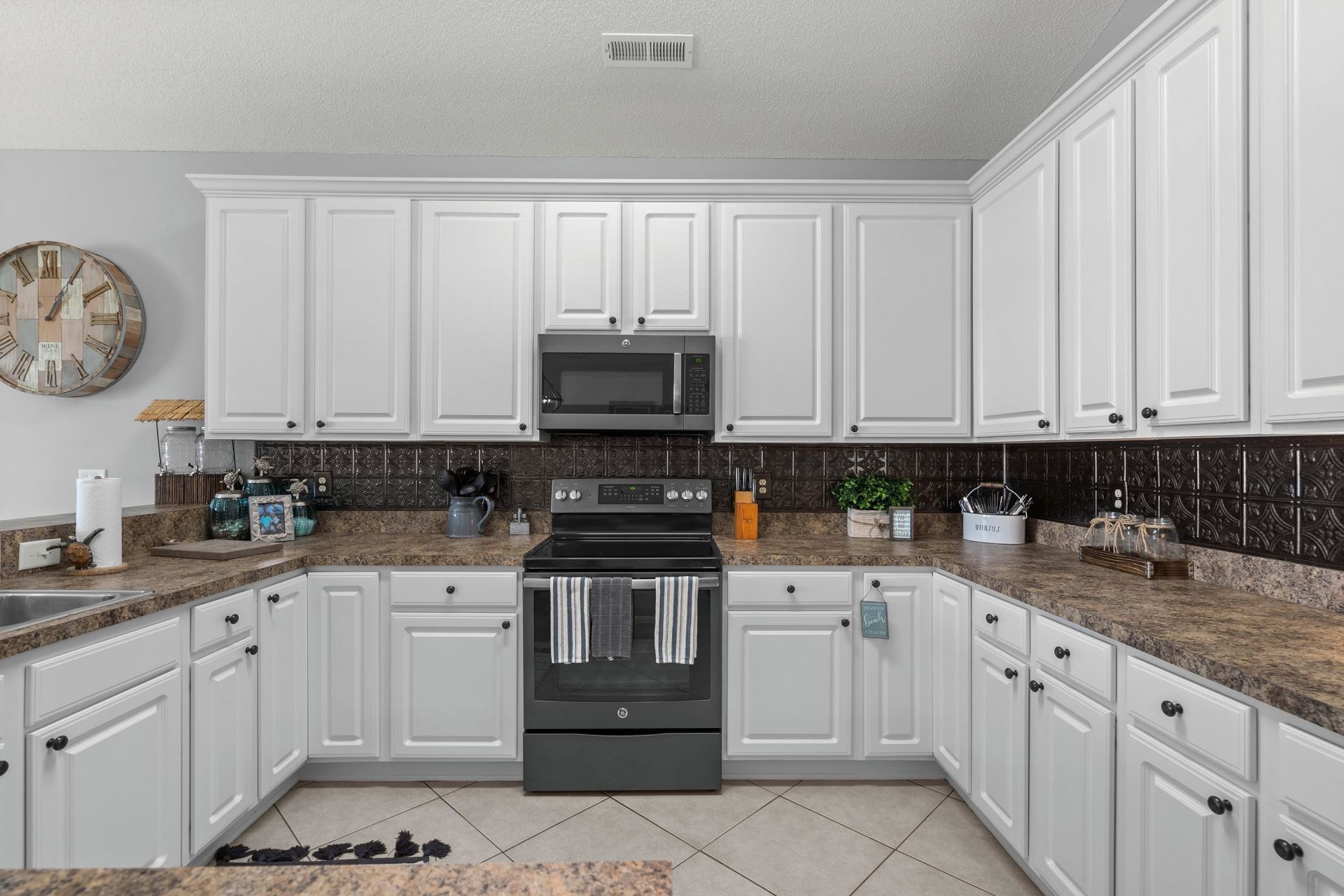 1617 N Dogwood Dr. N Photo 16