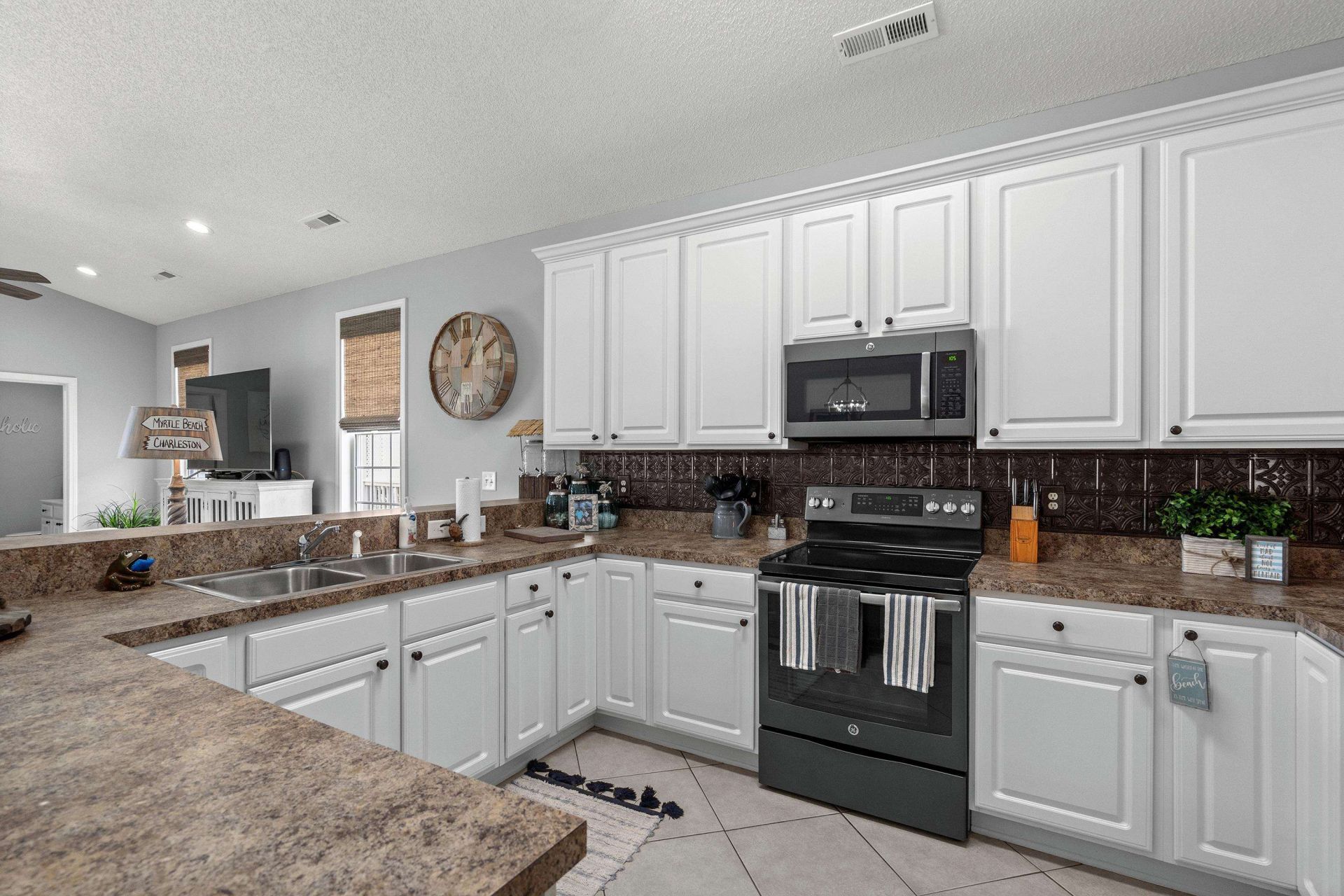 1617 N Dogwood Dr. N Photo 17