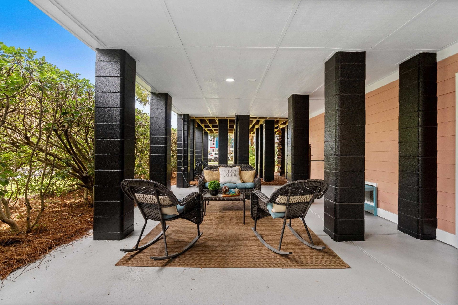 1617 N Dogwood Dr. N Photo 46