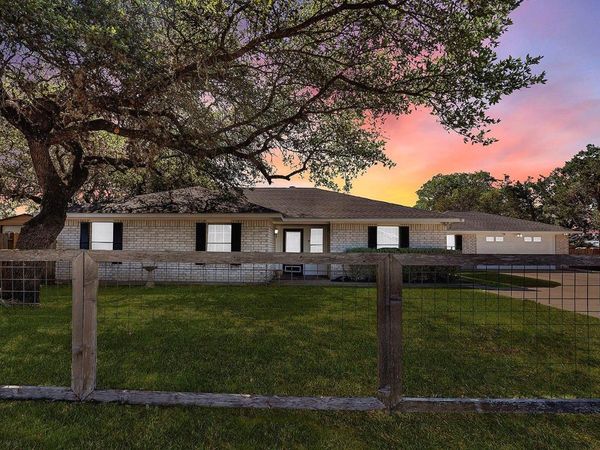 1106 Amanda, Canyon Lake, TX 78133