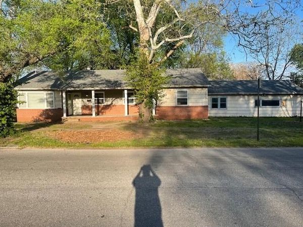 201 S Walnut Street, Pittsburg, KS 66762