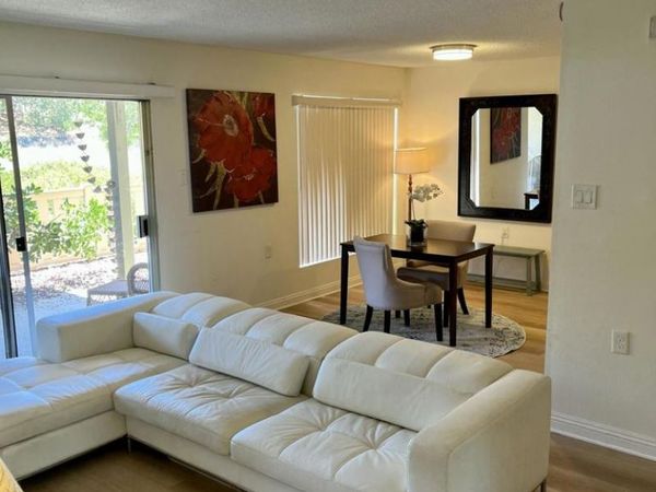 788 Pinetree Circle, Unit 13, Thousand Oaks, CA 91360