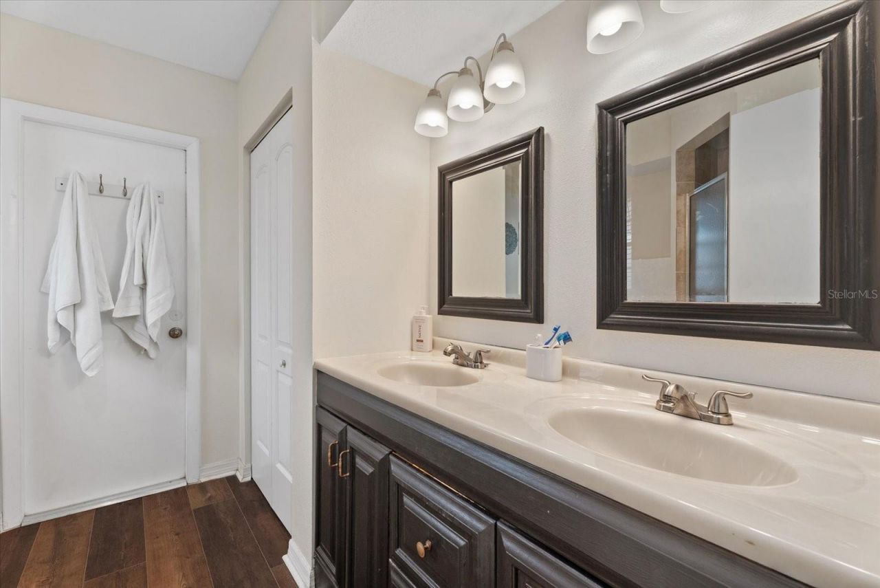 816 Queen Palm Lane , Sarasota, FL 34243 Photo