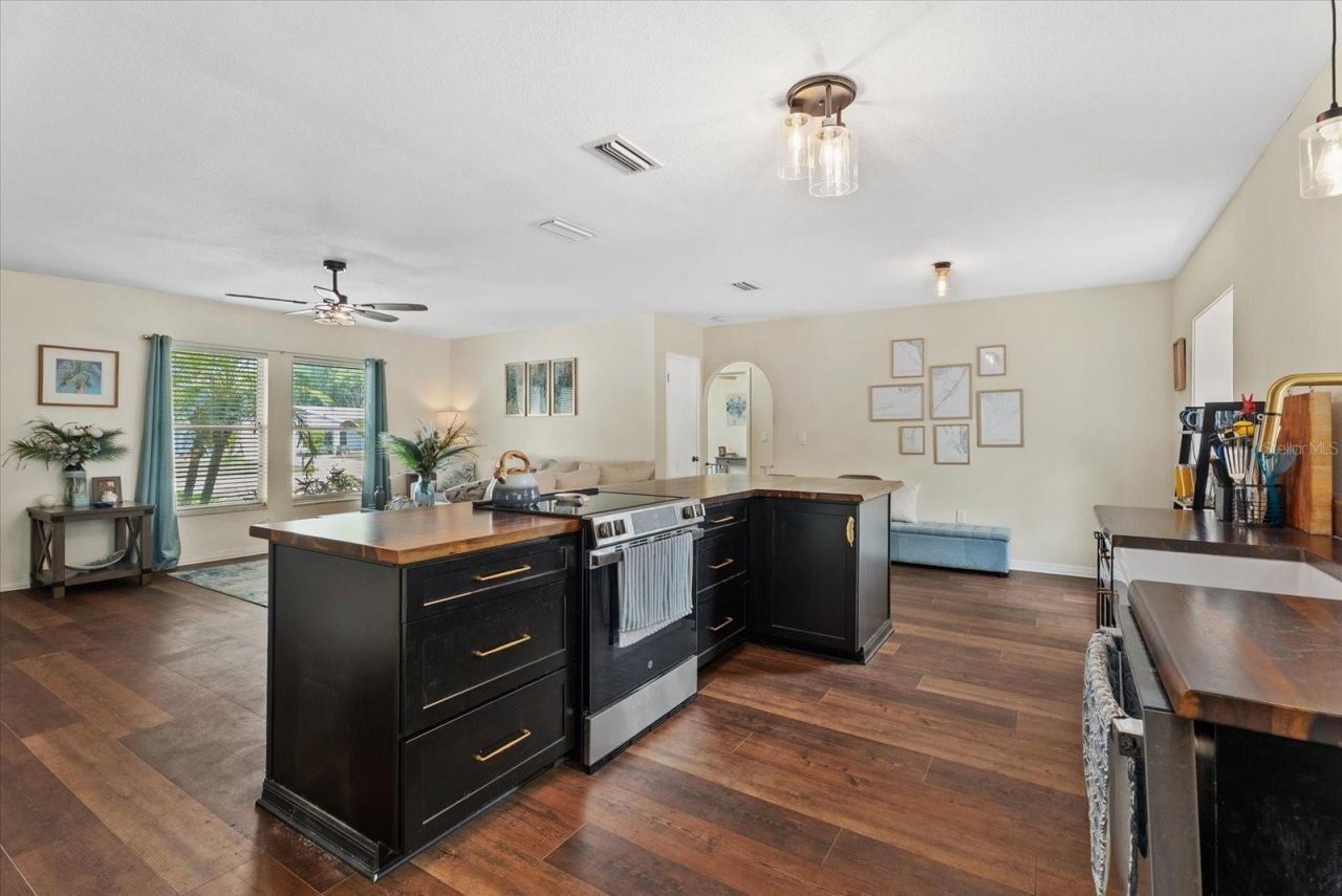 816 Queen Palm Lane , Sarasota, FL 34243 Photo