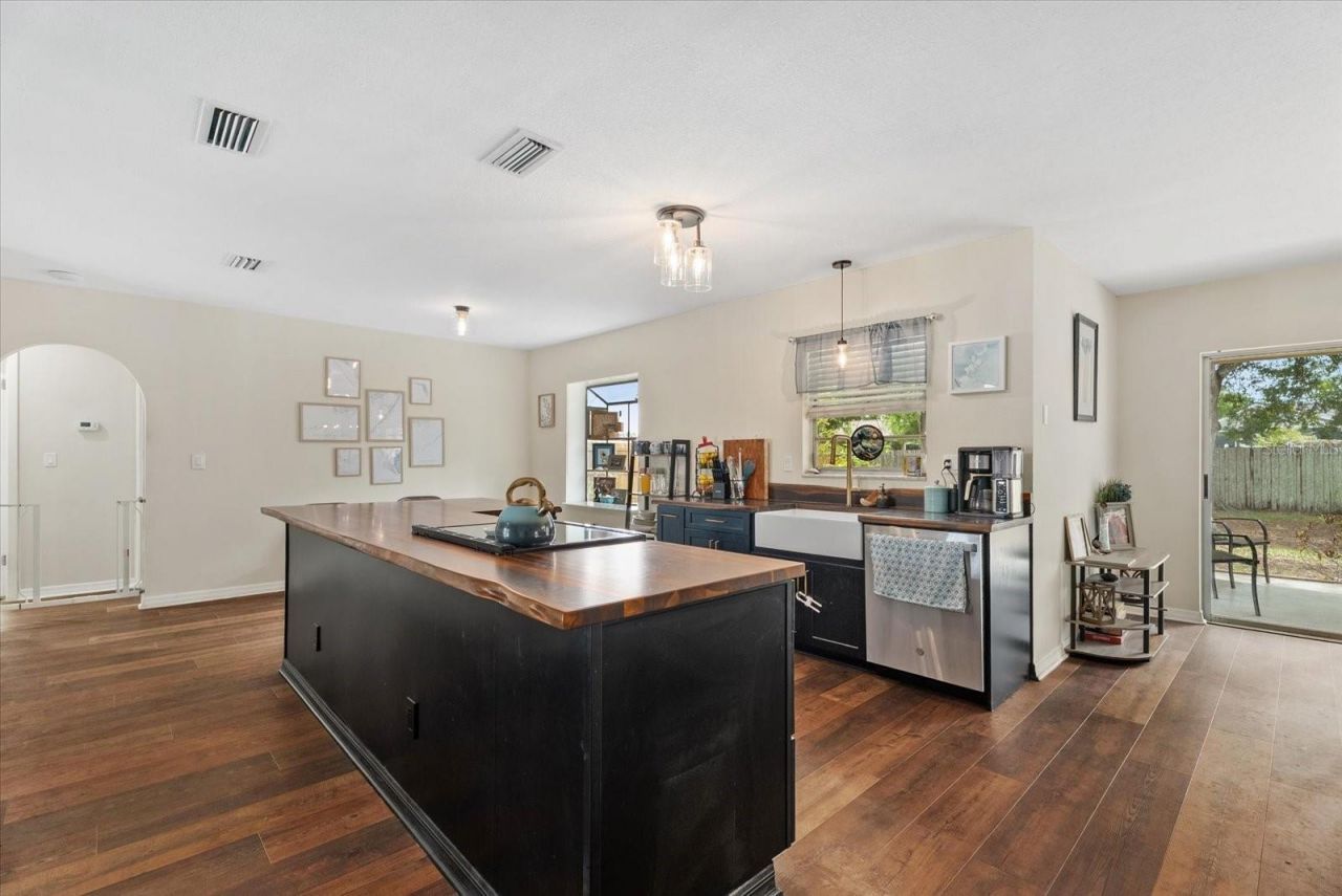 816 Queen Palm Lane , Sarasota, FL 34243 Photo