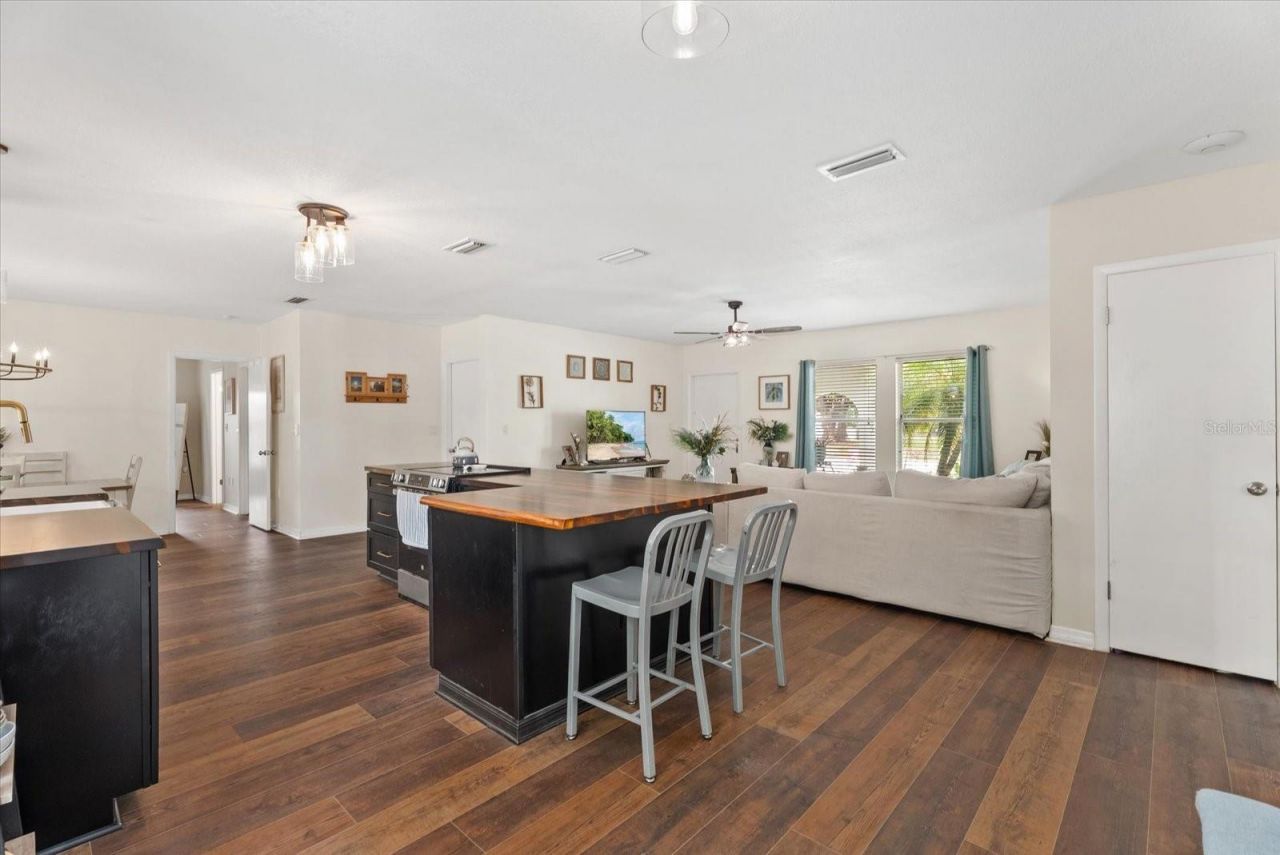 816 Queen Palm Lane , Sarasota, FL 34243 Photo