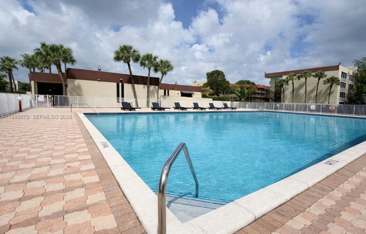 3121 NW 47th Ter , Unit 112, Lauderdale Lakes, FL 33319 Photo