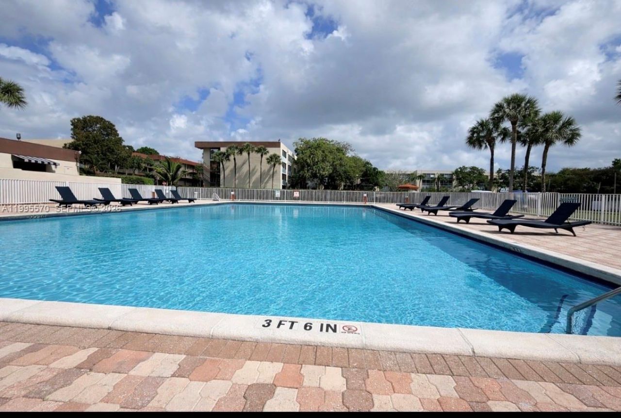 3121 NW 47th Ter , Unit 112, Lauderdale Lakes, FL 33319 Photo