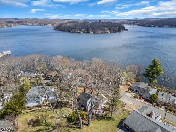 14 Bass Rock Rd, Hopatcong, NJ 07843