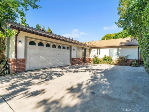 7318 Zelzah Avenue, Reseda, CA 91335