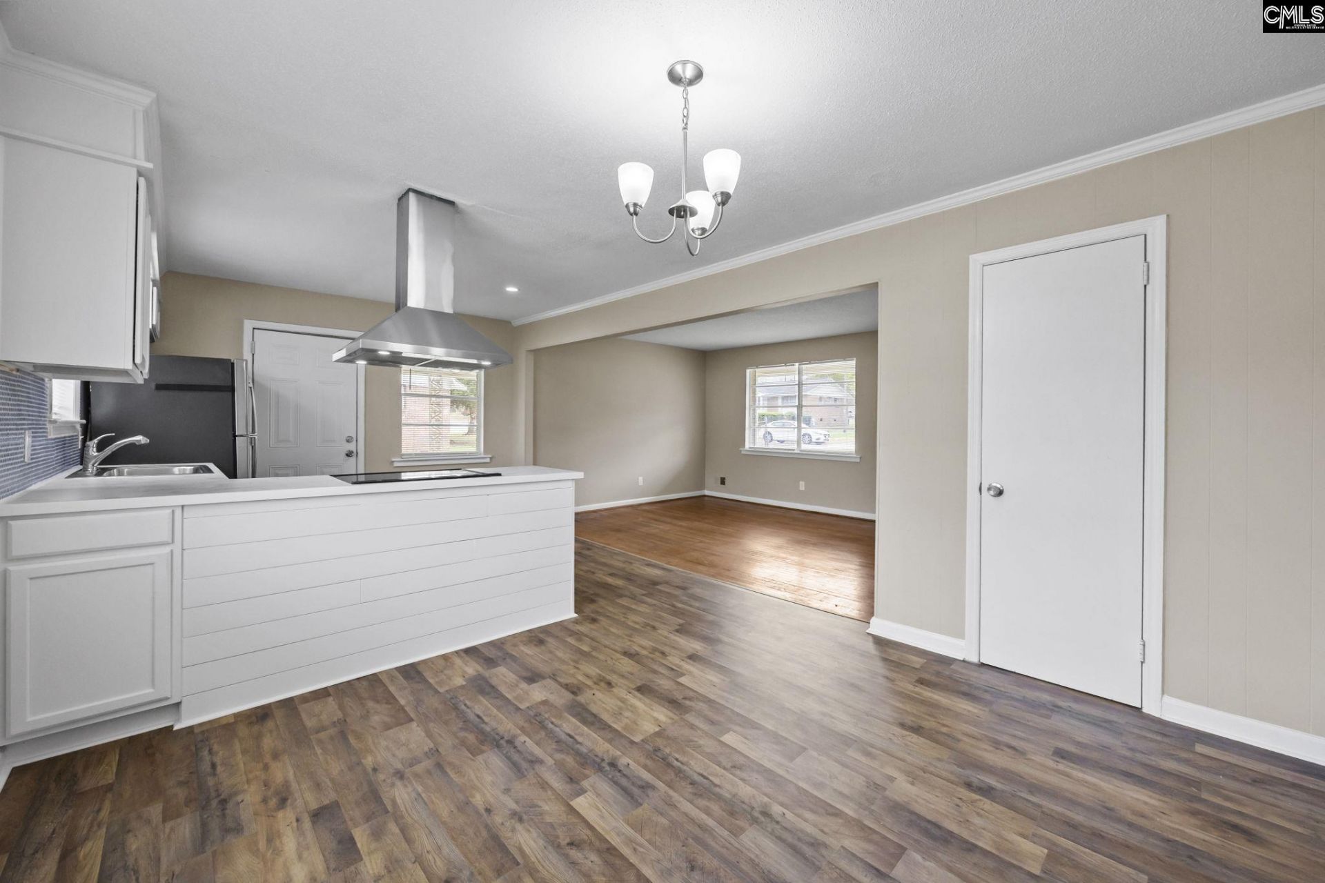 219 Dixon Drive Photo 4