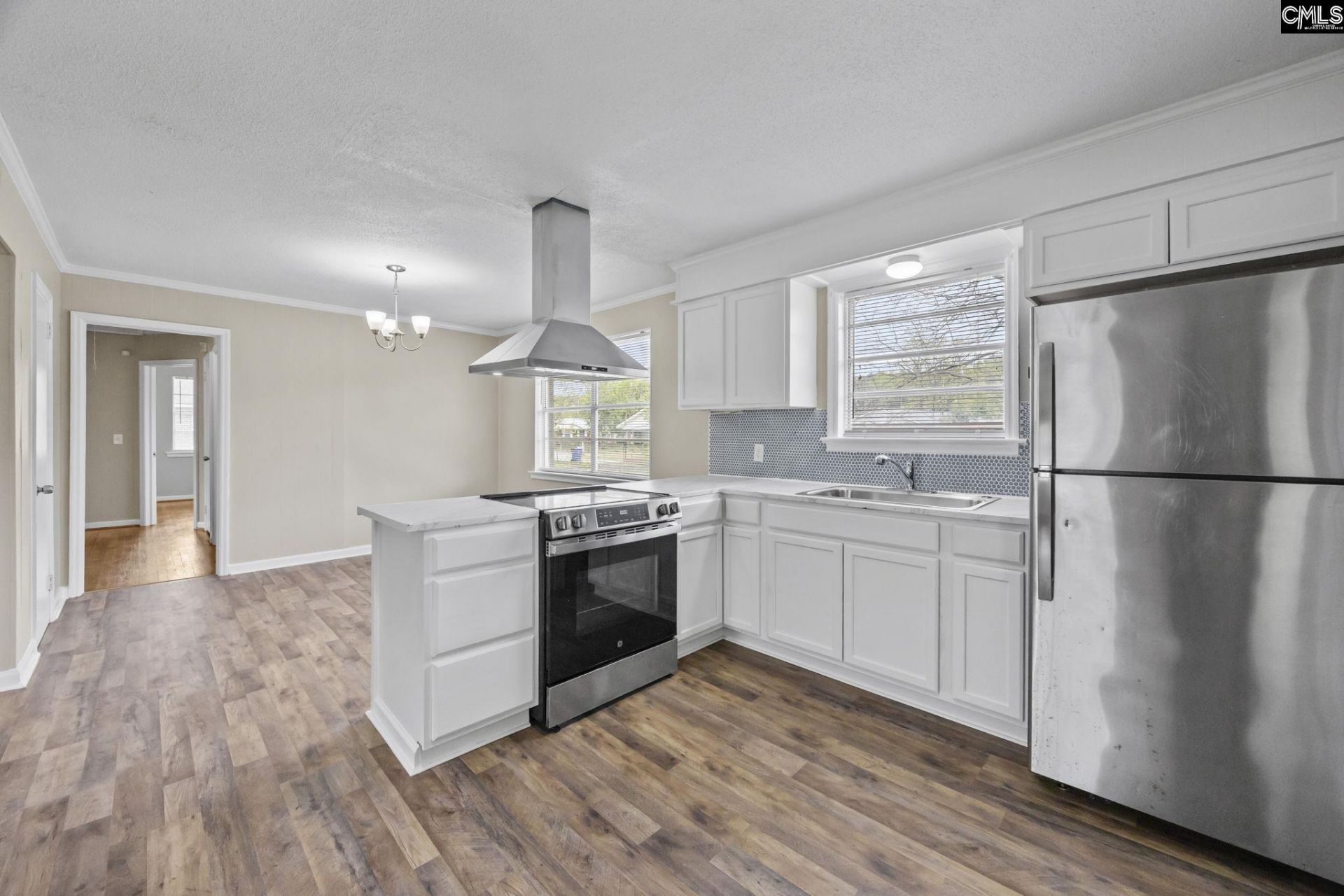 219 Dixon Drive Photo 6