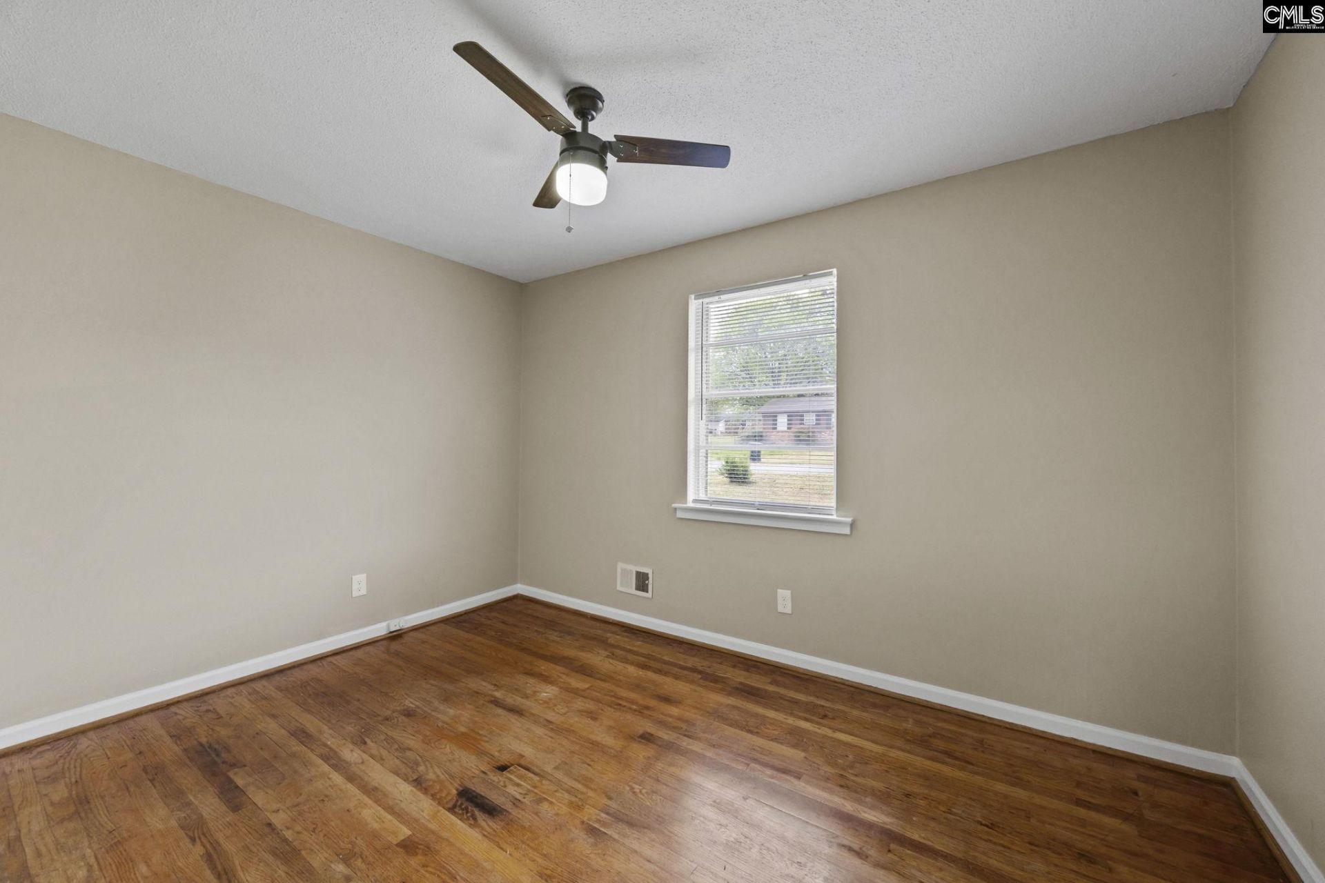 219 Dixon Drive Photo 7