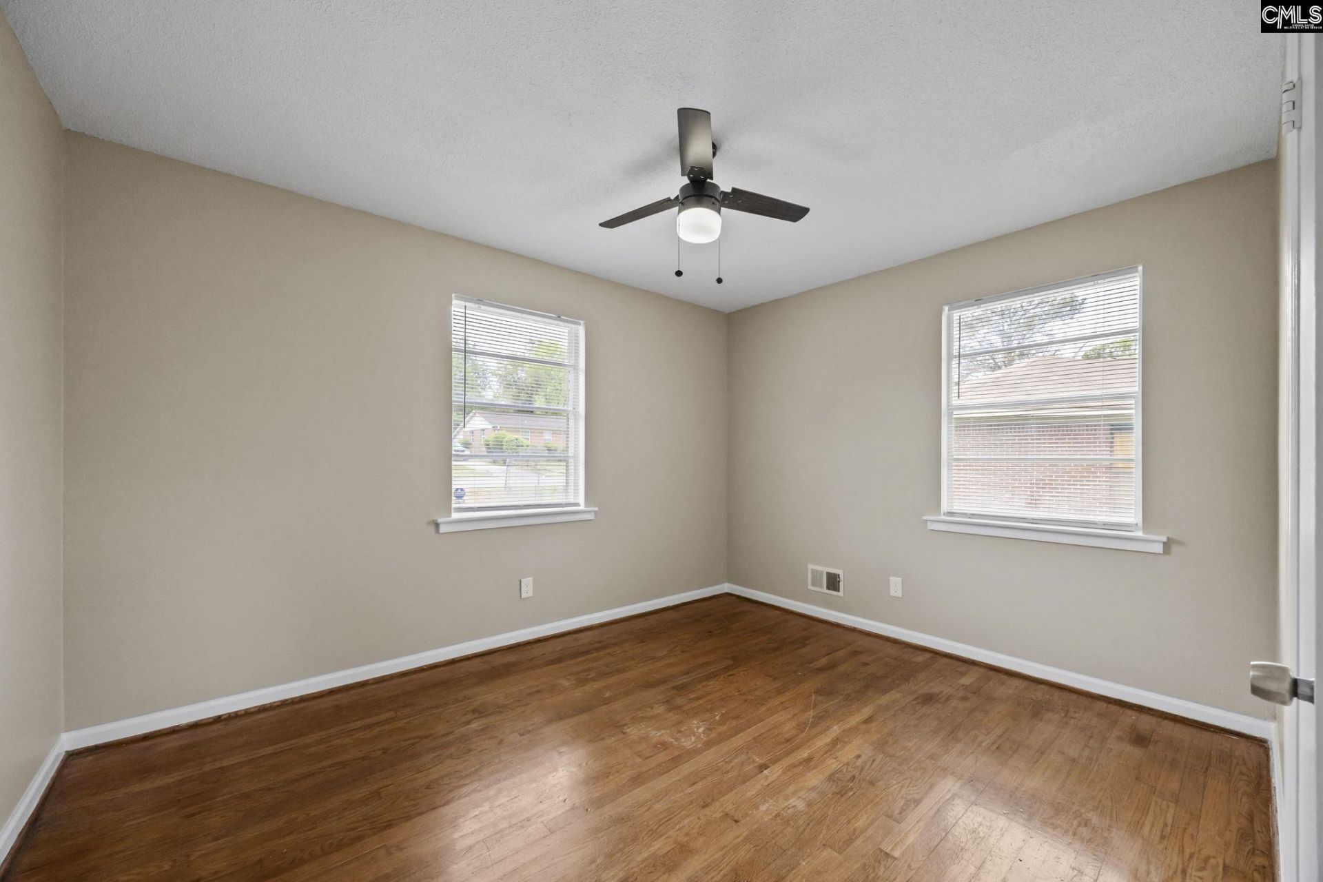 219 Dixon Drive Photo 9