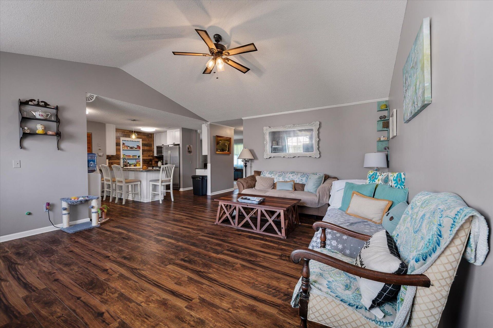 3861 State Road Photo 9