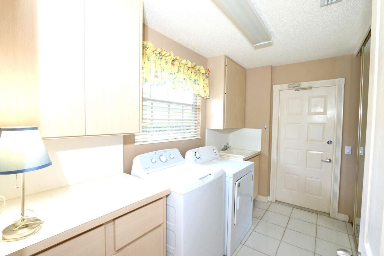 1220 NW Bentley Circle, Unit B, Port Saint Lucie, FL 34986 Photo