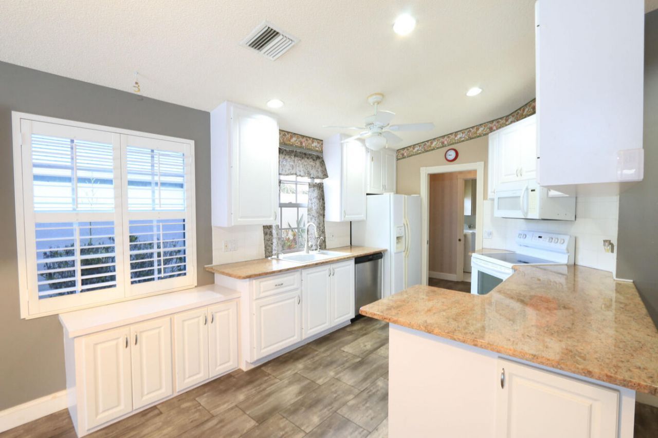 1220 NW Bentley Circle, Unit B, Port Saint Lucie, FL 34986 Photo