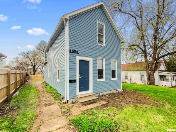 2320 W GARDEN Street, Peoria, IL 61602