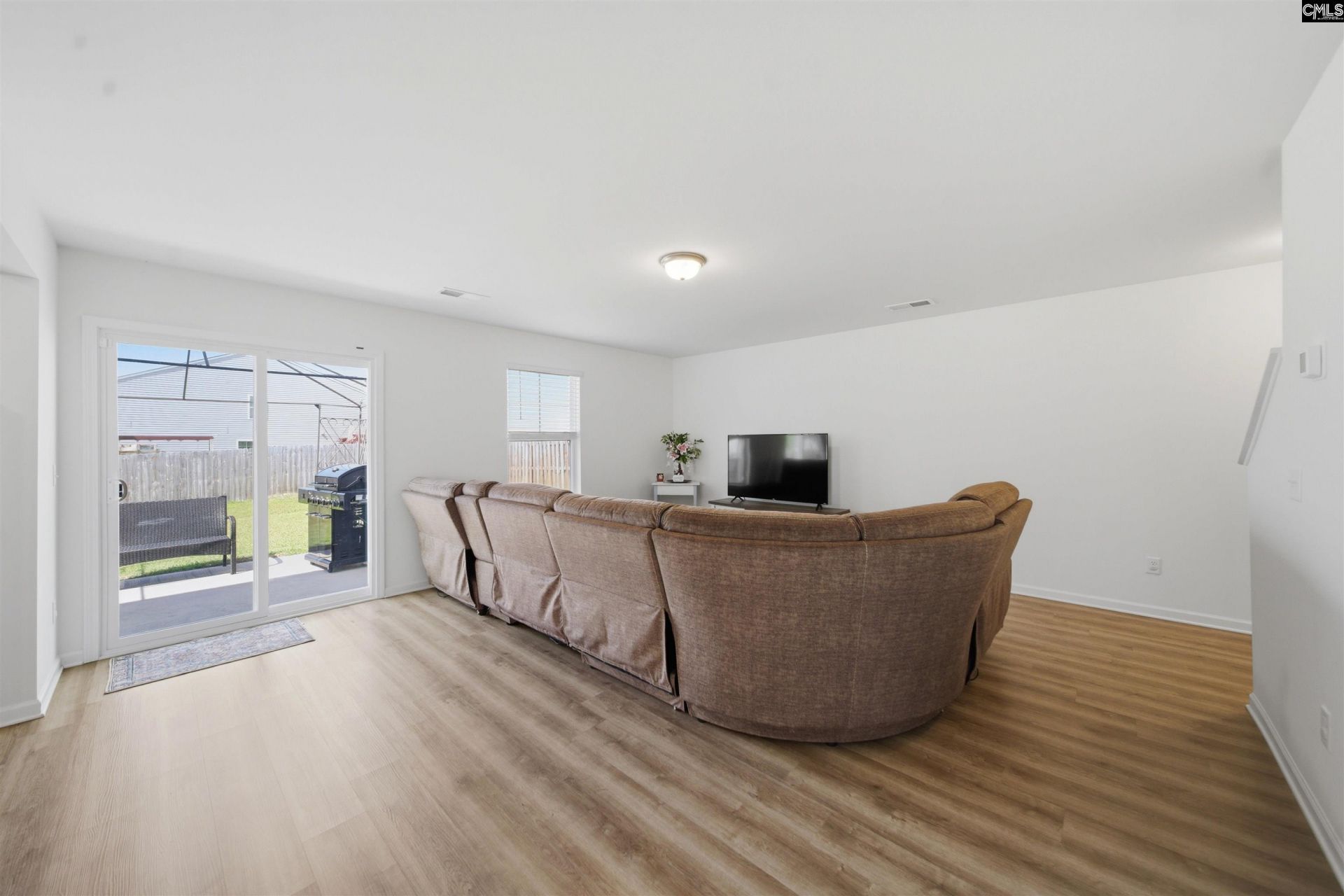 334 Savannah Hills Drive Photo 12