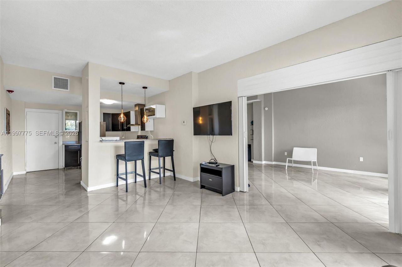 11111 Biscayne Blvd , Unit 116, Miami, FL 33181 Photo