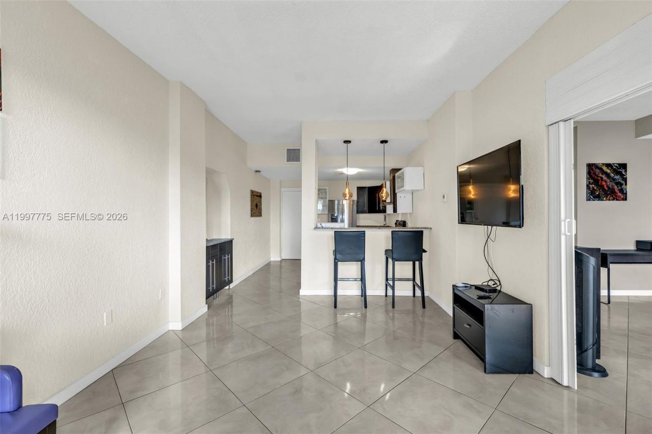 11111 Biscayne Blvd , Unit 116, Miami, FL 33181 Photo