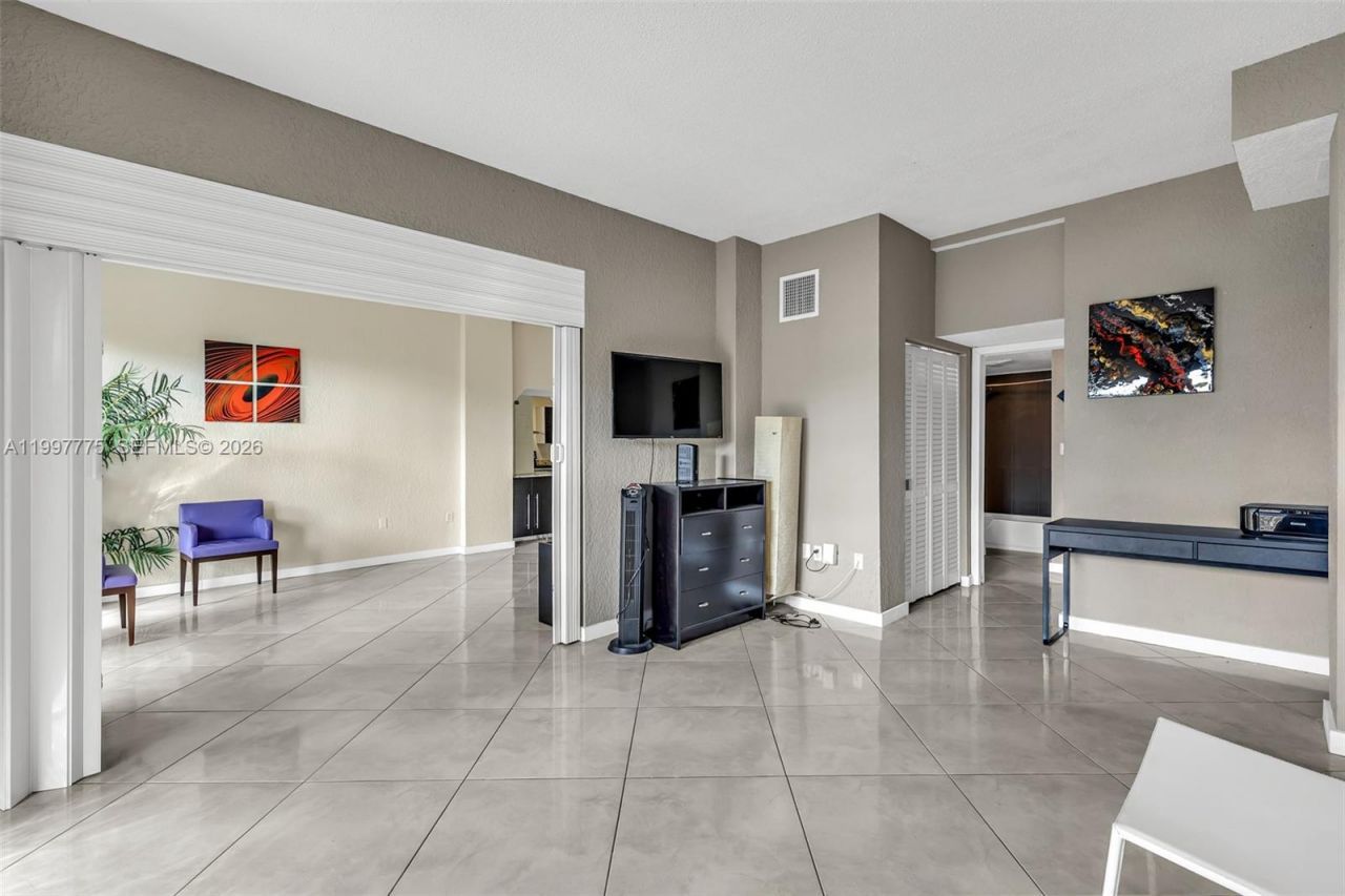 11111 Biscayne Blvd , Unit 116, Miami, FL 33181 Photo