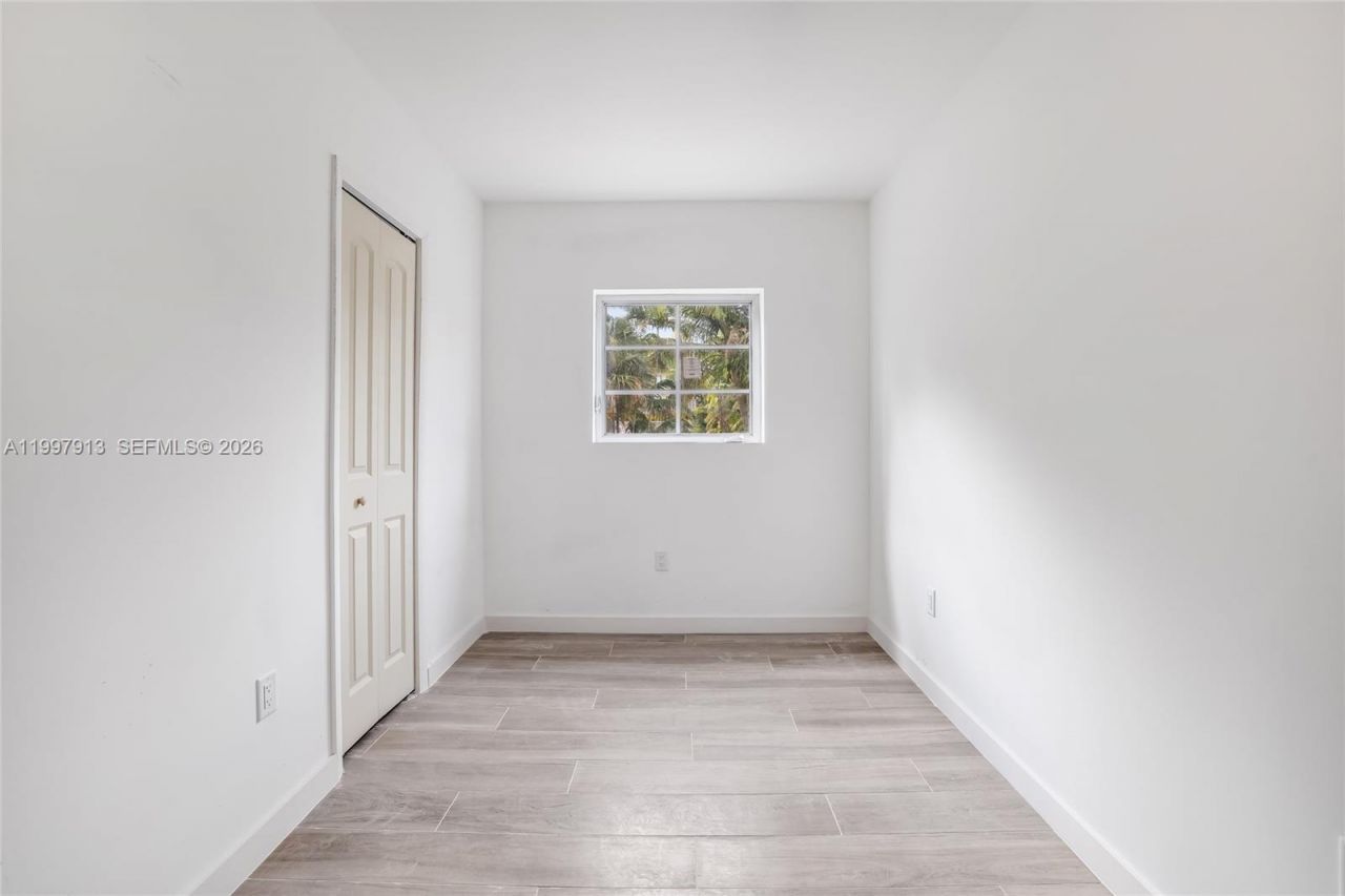 572 NE 67th St , Unit 5, Miami, FL 33138 Photo