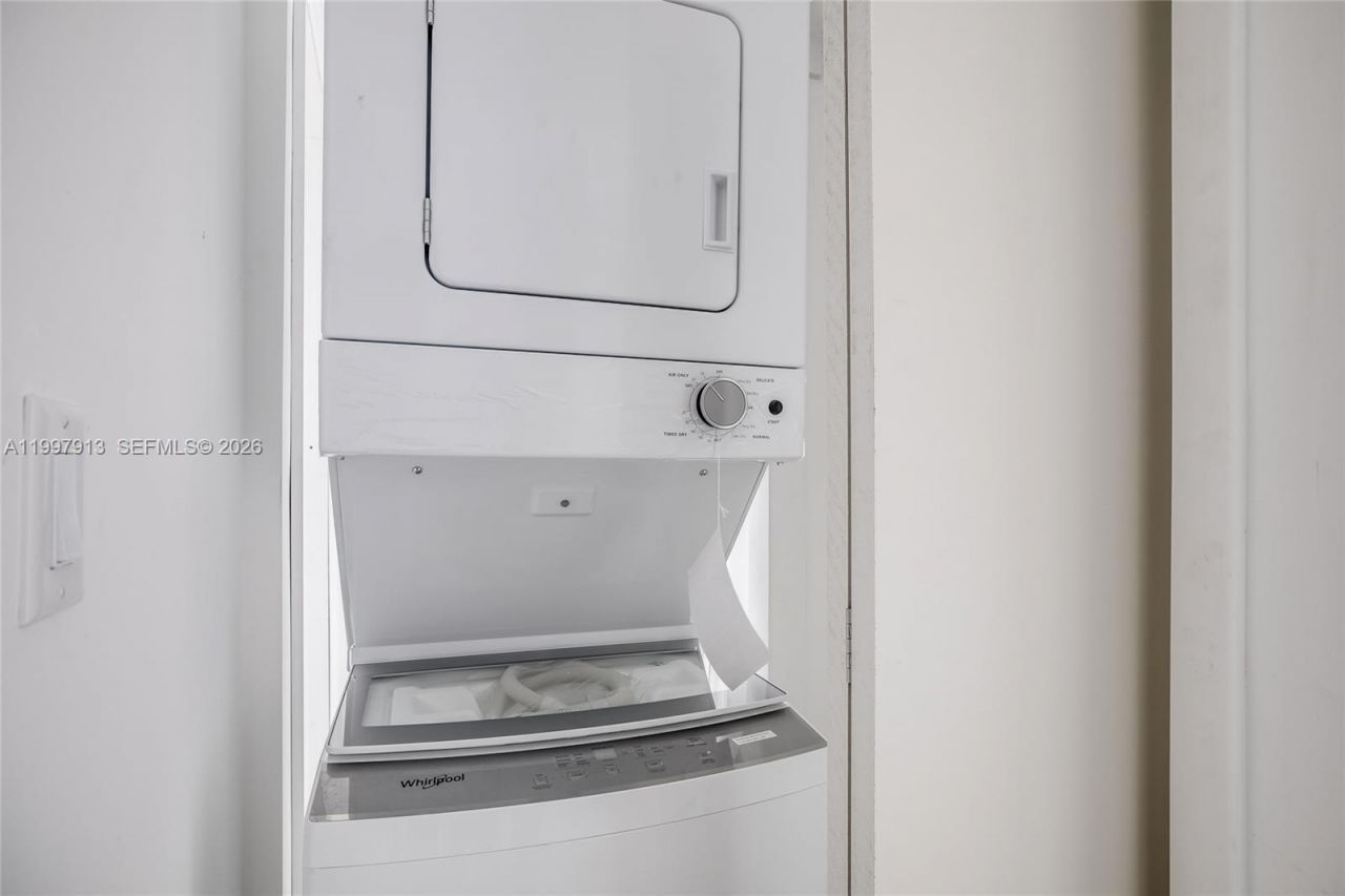 572 NE 67th St , Unit 5, Miami, FL 33138 Photo