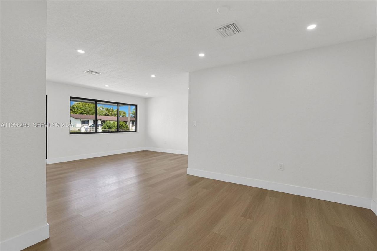 2980 NW 210th Ter , Miami Gardens, FL 33056 Photo