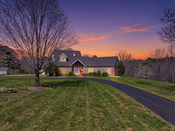 7805 Westwood Drive, Houston, MO 65483