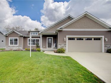 2594 Carlton Street NW, North Canton, OH 44720