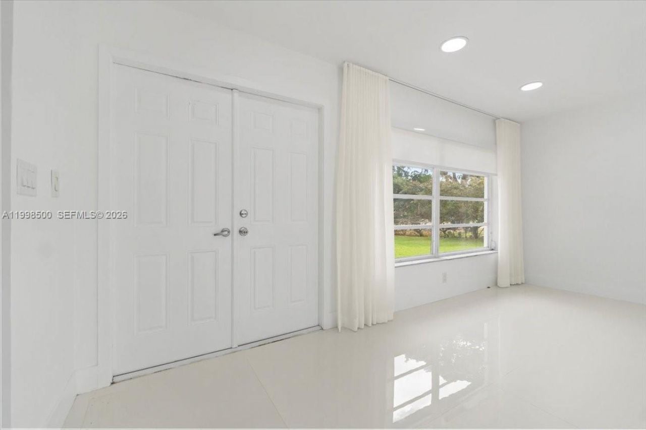 1910 NW 36th St , Unit n/a, Oakland Park, FL 33309 Photo