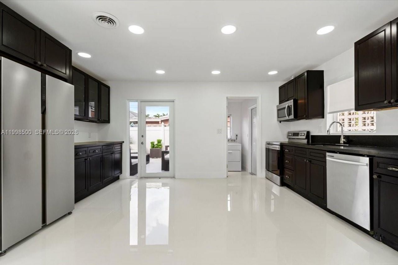 1910 NW 36th St , Unit n/a, Oakland Park, FL 33309 Photo