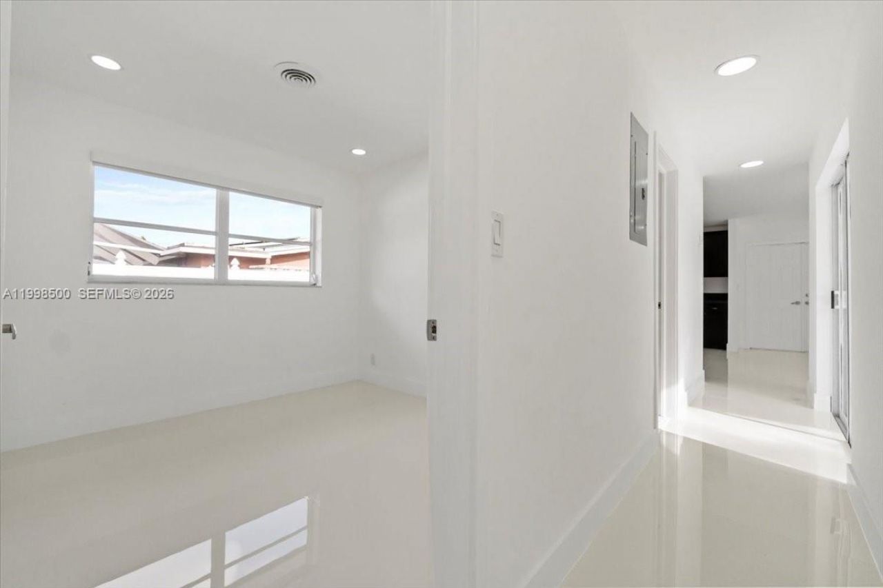 1910 NW 36th St , Unit n/a, Oakland Park, FL 33309 Photo