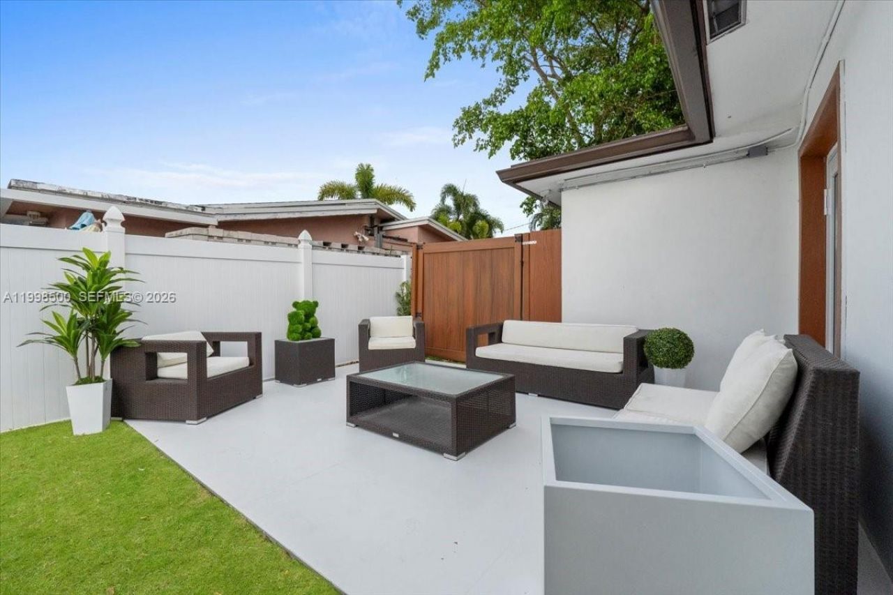 1910 NW 36th St , Unit n/a, Oakland Park, FL 33309 Photo