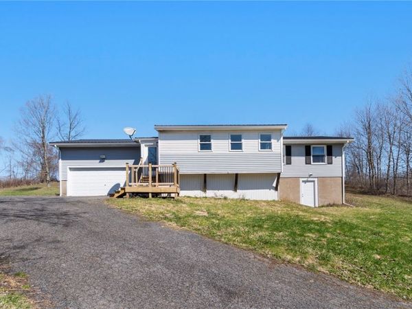 7721 McMullen Rd, Lyons, NY 14489