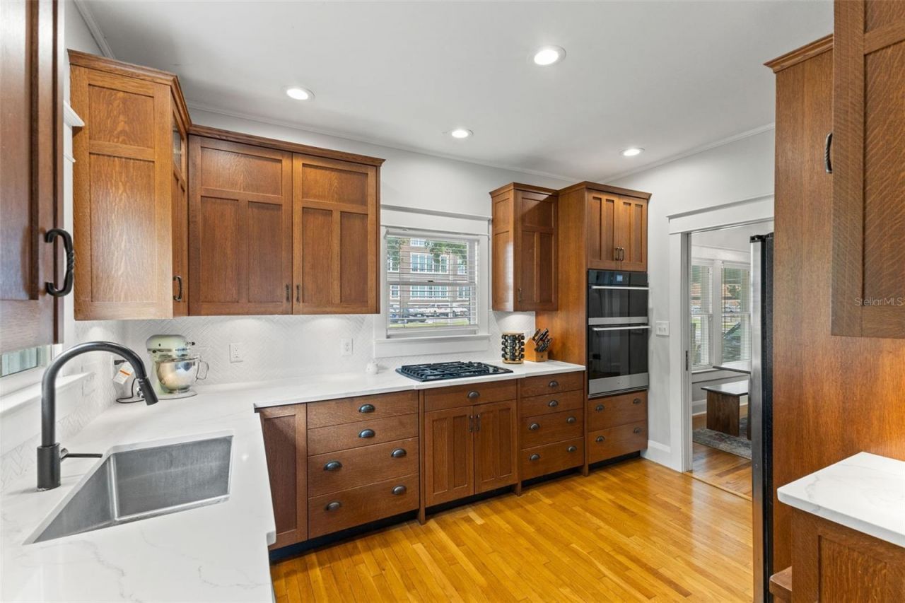 5101 N Seminole Avenue , Tampa, FL 33603 Photo