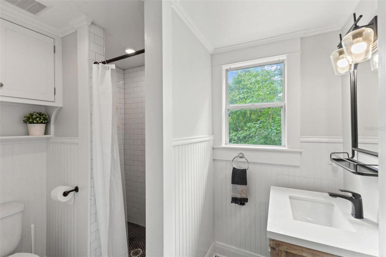 5101 N Seminole Avenue , Tampa, FL 33603 Photo