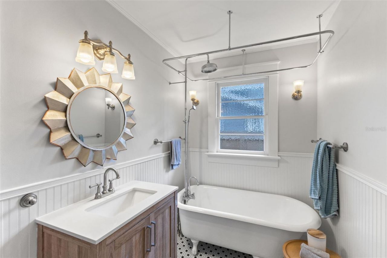 5101 N Seminole Avenue , Tampa, FL 33603 Photo