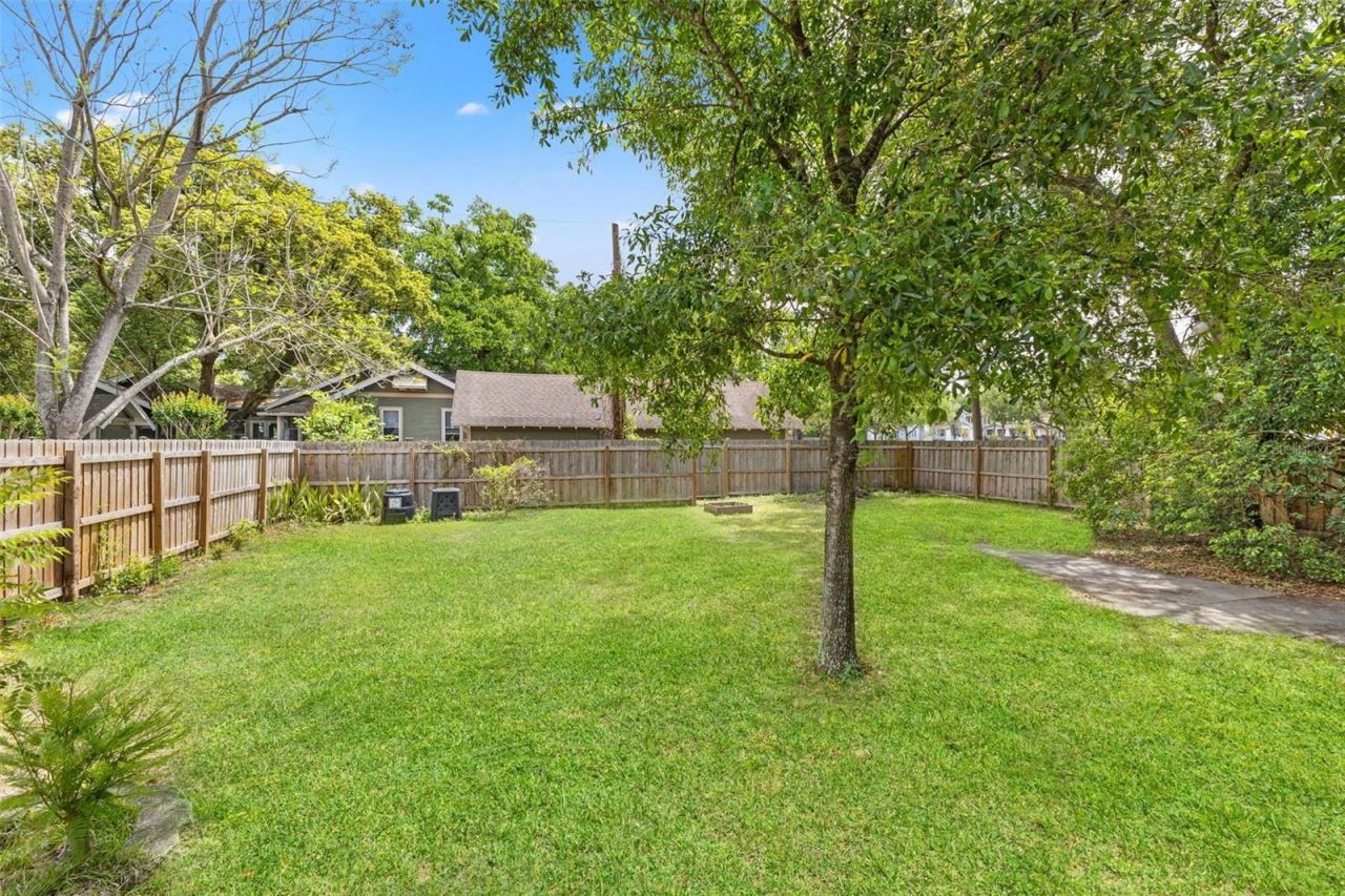 5101 N Seminole Avenue , Tampa, FL 33603 Photo