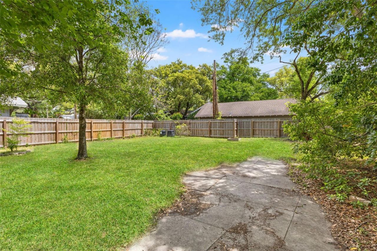 5101 N Seminole Avenue , Tampa, FL 33603 Photo