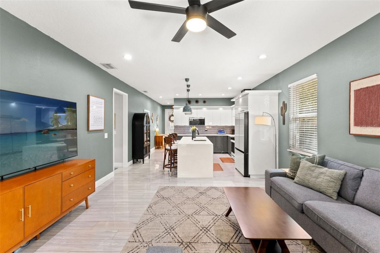 1507 Hillside Drive , Tampa, FL 33610 Photo