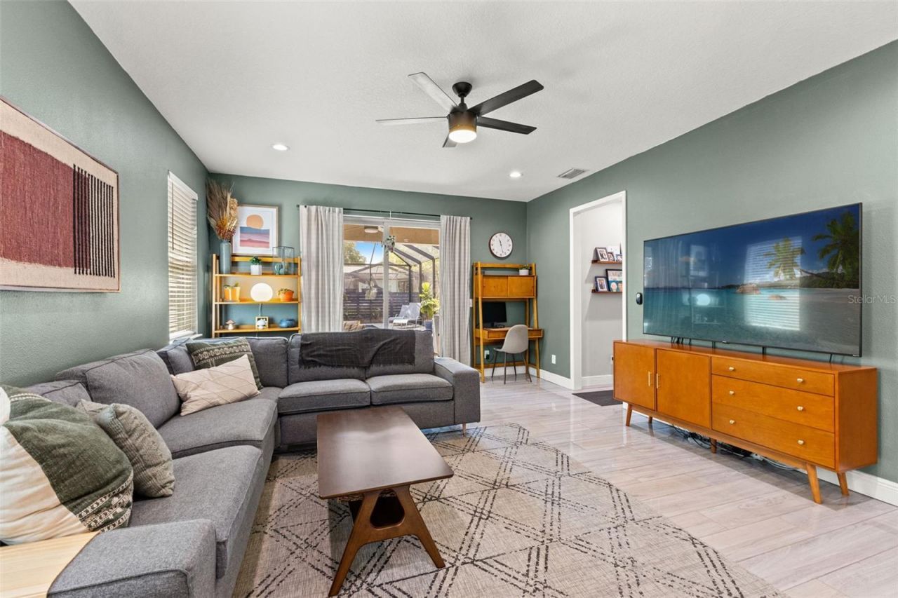 1507 Hillside Drive , Tampa, FL 33610 Photo