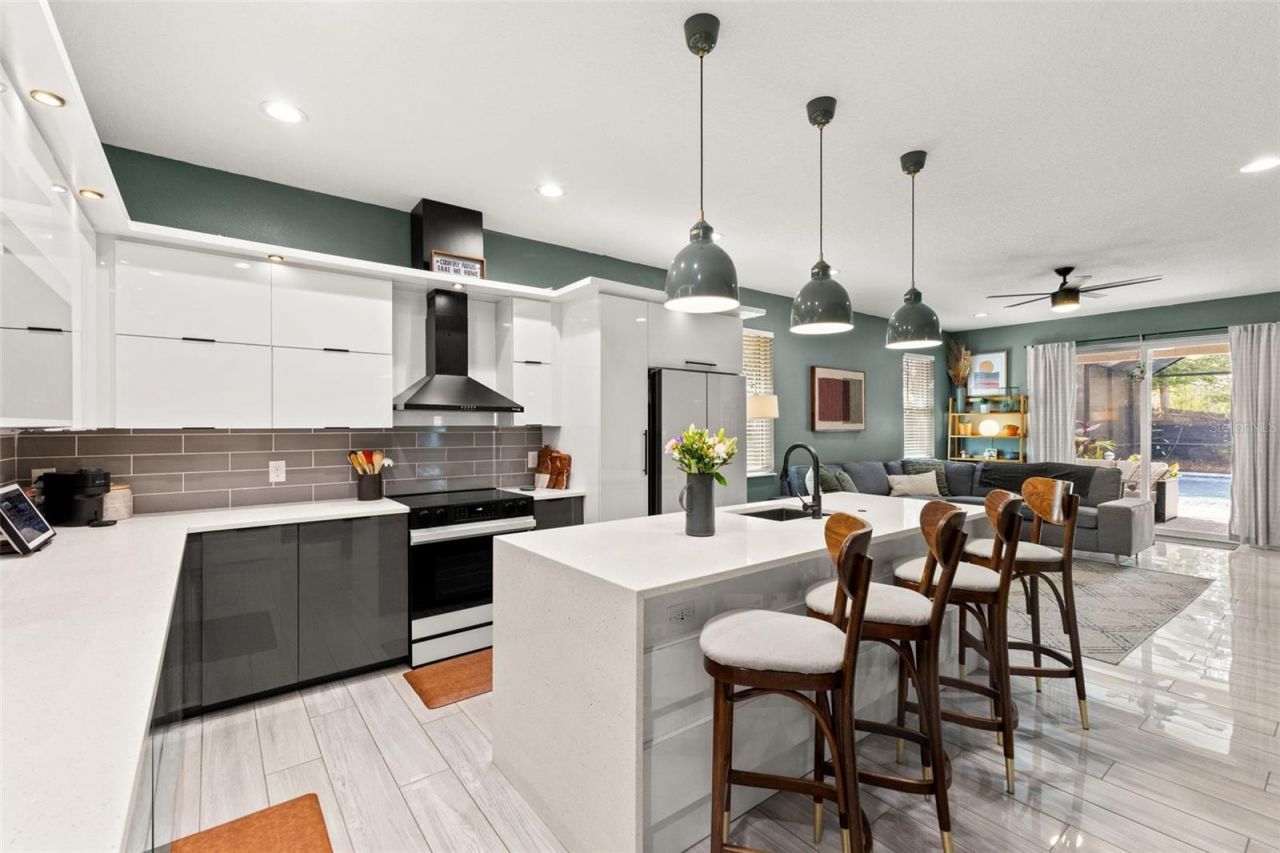 1507 Hillside Drive , Tampa, FL 33610 Photo