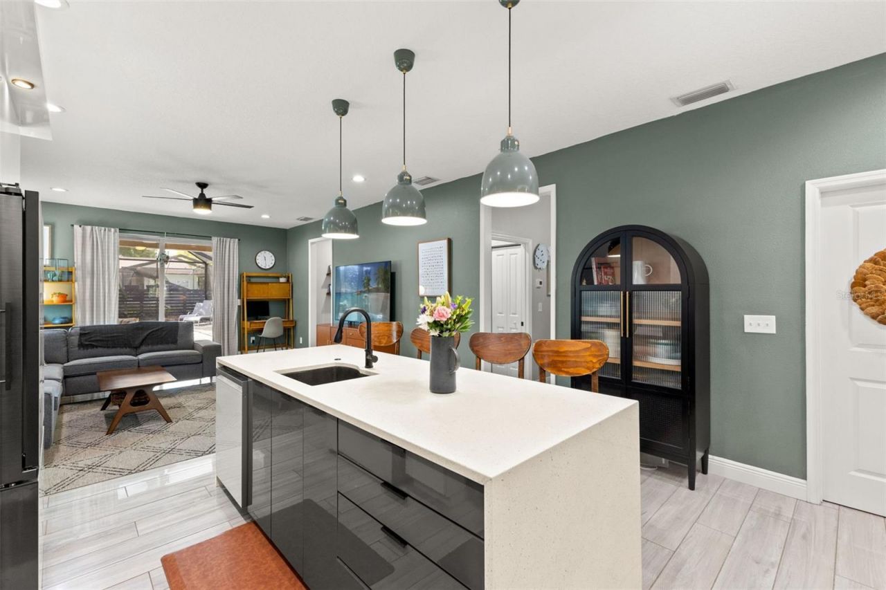 1507 Hillside Drive , Tampa, FL 33610 Photo