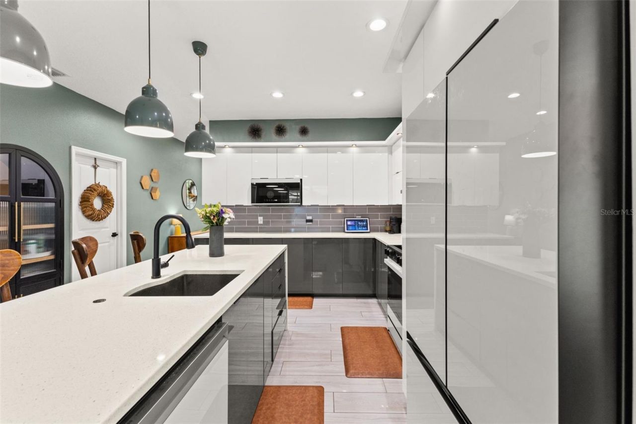 1507 Hillside Drive , Tampa, FL 33610 Photo