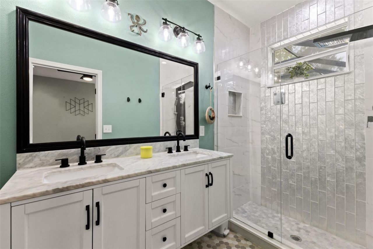 1507 Hillside Drive , Tampa, FL 33610 Photo